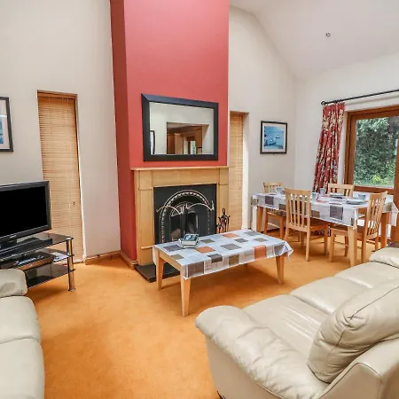 13 Leisure Village Sneem